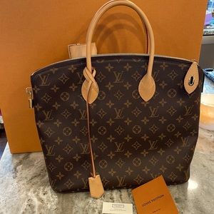 Louie Vuitton Monogram Lockit MM